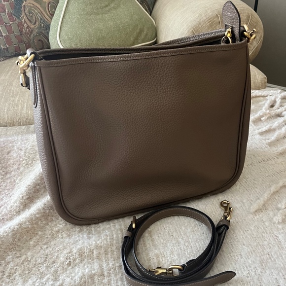 COACH SOFT PEBBLE LEATHER CARY SHOULDER BAG W/CONVERTIBLE STRAPS - Picture 4 of 11